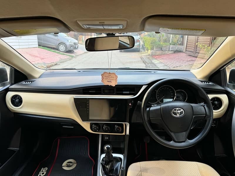 Toyota Corolla GLI 1.3 Manual 2018 11