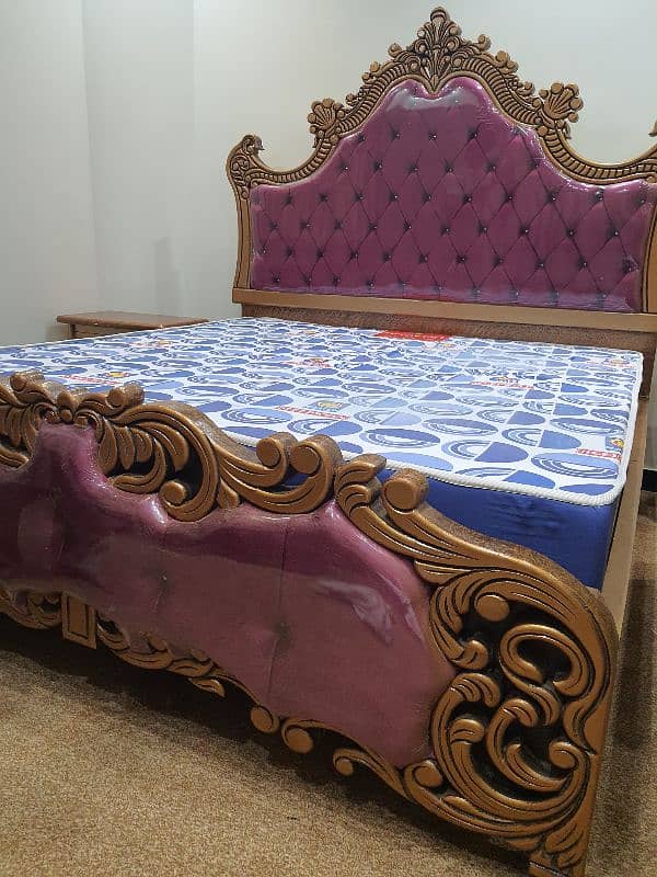 carving bed set New not used With out mattris cinyoti style (just call 3