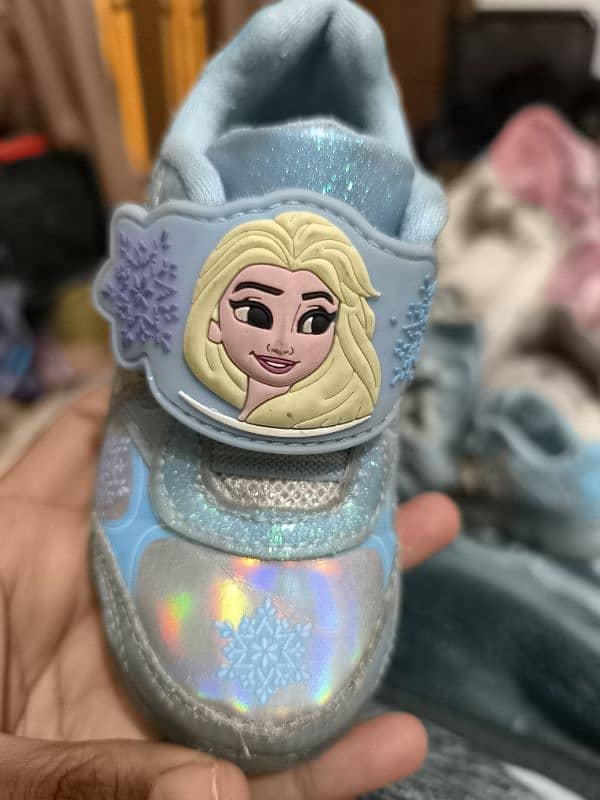 Disney Frozen Shoes (lighting) 1