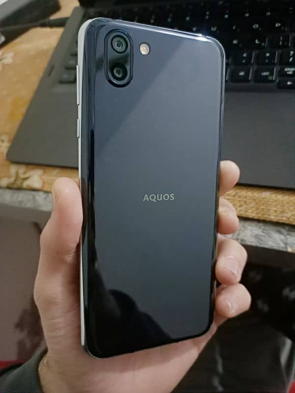 Aquos R2 10/10 A+ 1