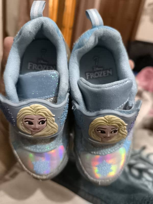 Disney Frozen Shoes (lighting) 6