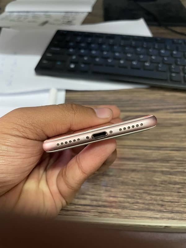 IPhone 7 Rose gold 256 Gb 3