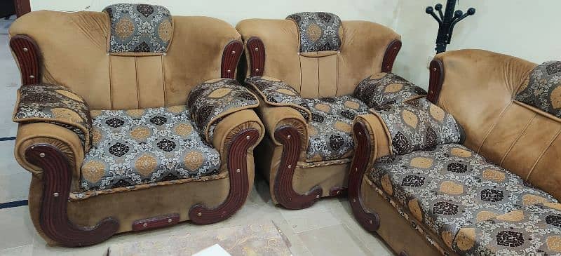 Used 7 Seater Sofa Set for Sale 1