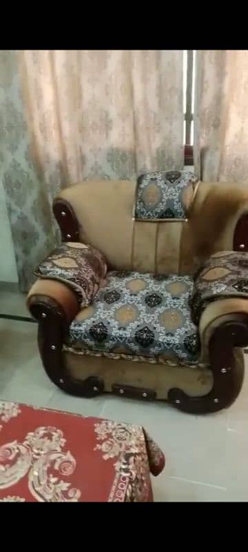 Used 7 Seater Sofa Set for Sale 3