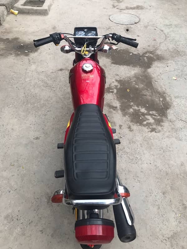 Honda 125 lush condition totally janian 03067186102 2