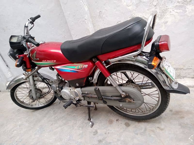 Honda 70 model 2016 A red colour good condition 5