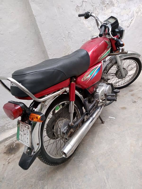 Honda 70 model 2016 A red colour good condition 8