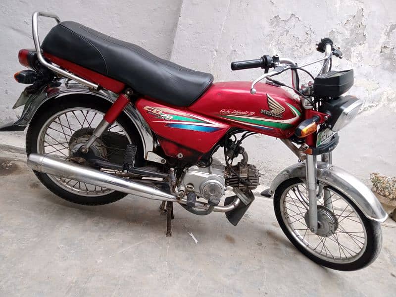 Honda 70 model 2016 A red colour good condition 10