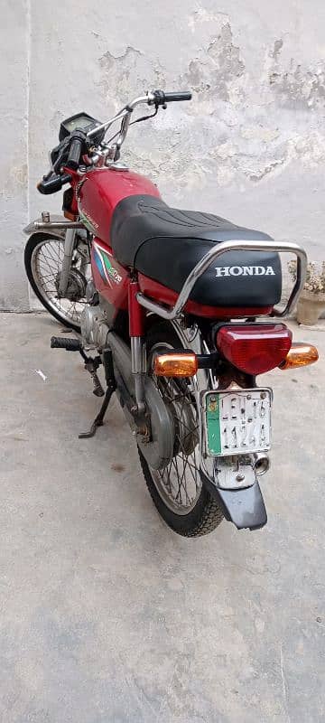 Honda 70 model 2016 A red colour good condition 17