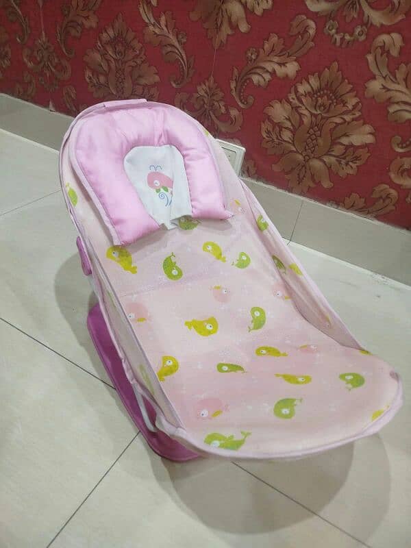 Deluxe baby bathing seat. 2