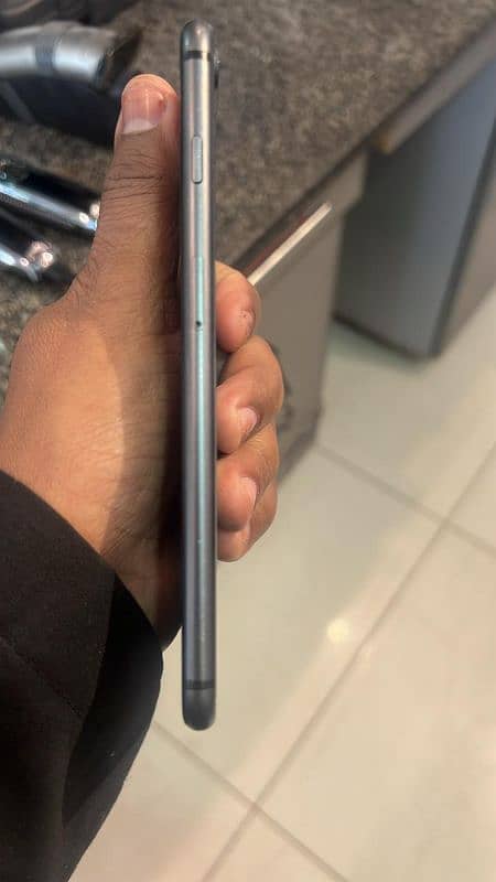 I phone 8 plus 64 gb 4