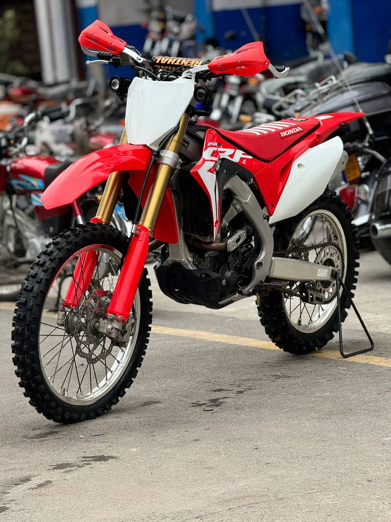 Honda CB 250F 2018 5