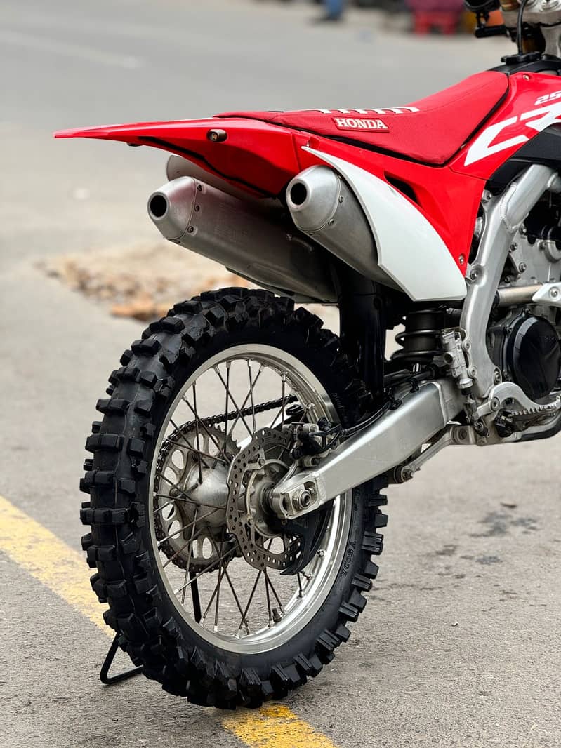 Honda CB 250F 2018 7