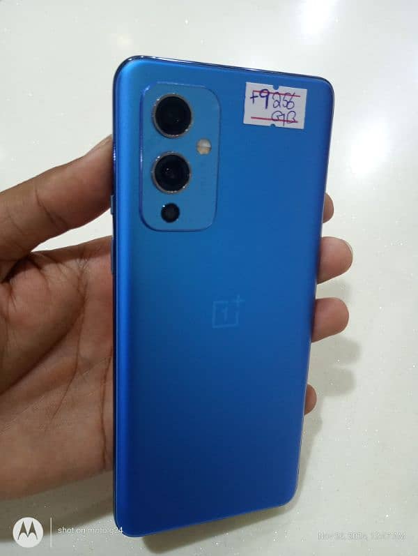 OnePlus 9 4