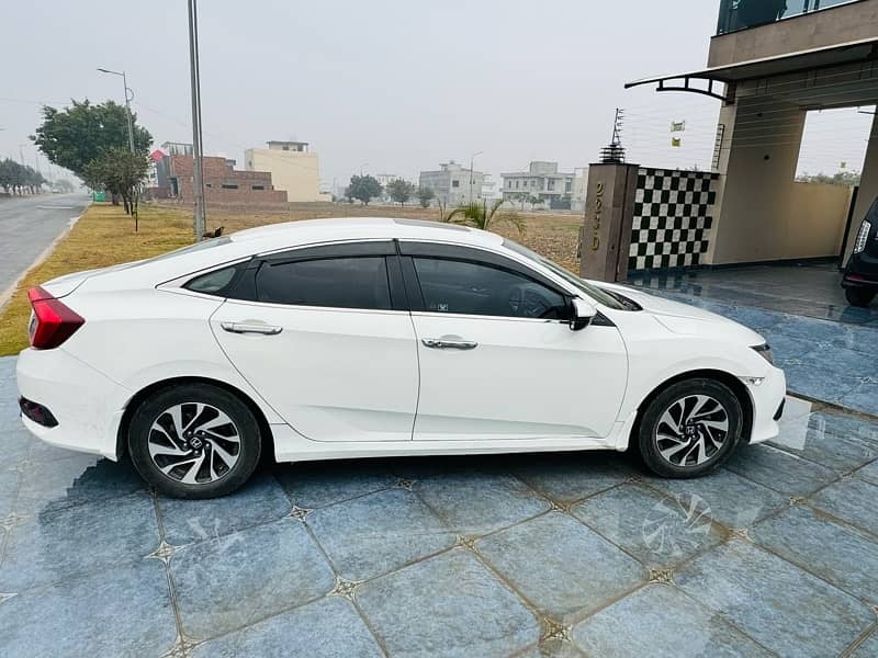 Honda Civic Oriel 2018 6