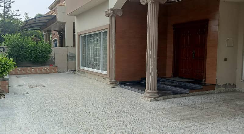 4 Beds 10 Marla Good Location House Rent In Ex Park View DHA Phase 8 Airport Road Lahore. 7