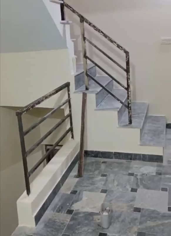 Tripple Storey 5 Marla House Available In Allama Iqbal Town For rent 9