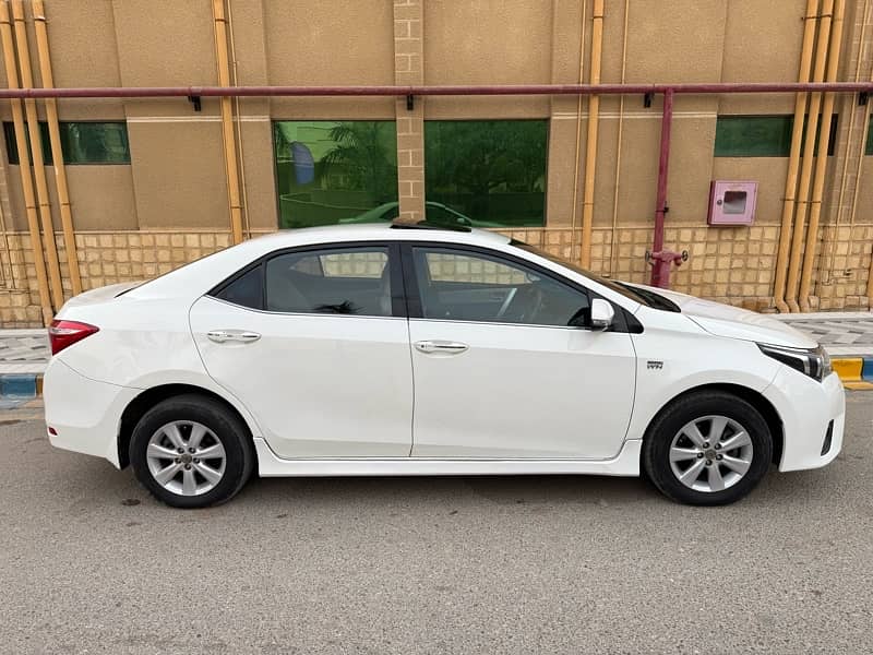 Toyota Altis Grande 2015 4