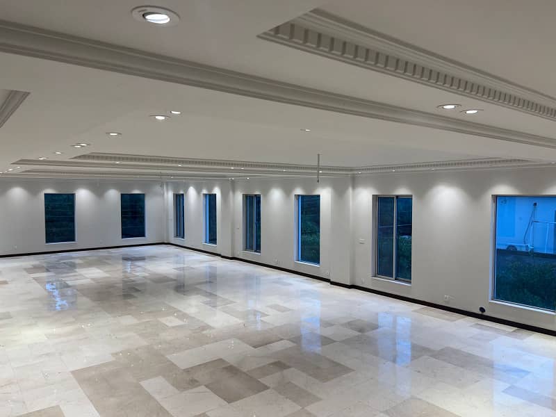 20000 SQFT Beautiful Ready To Move Commercial Building For Rent 7