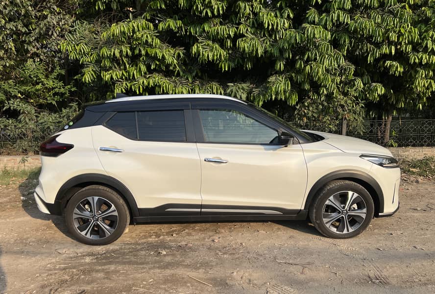 Nissan Kicks, X 2 Tone Interior Edition, 2021 Model, 2024 Import 3