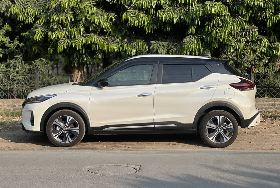 Nissan Kicks, X 2 Tone Interior Edition, 2021 Model, 2024 Import 7