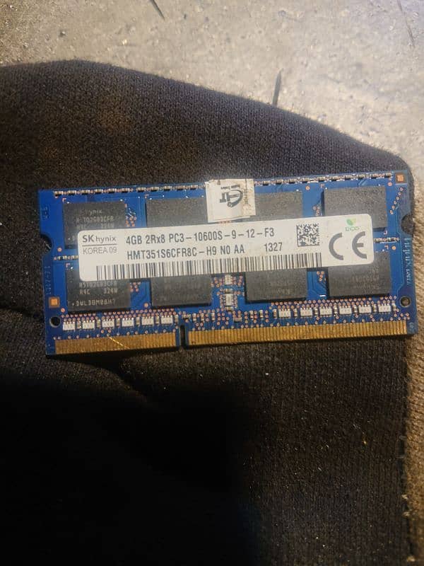 ddr 3 4gb + 4gb 2 ram total 8gb orejnal ram urjent sell 0