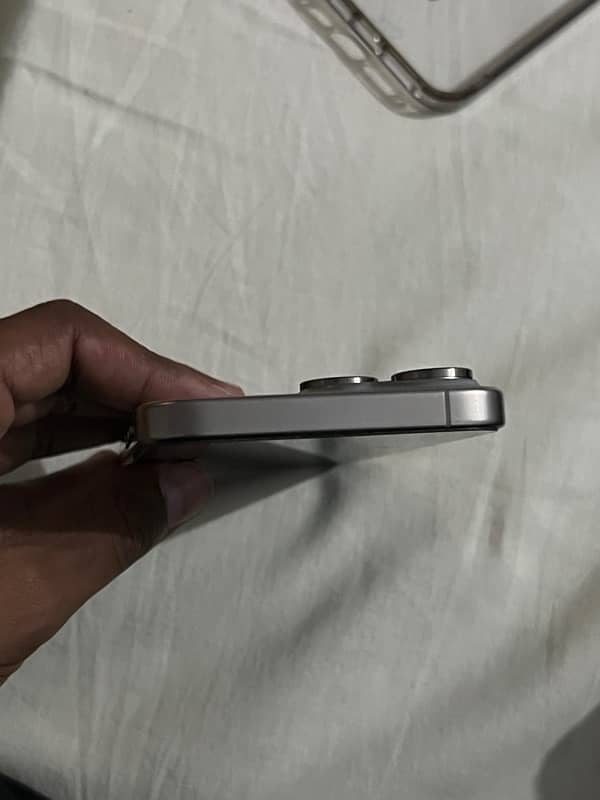 iPhone 15pro max Natural Titanium 1