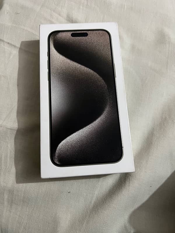 iPhone 15pro max Natural Titanium 6