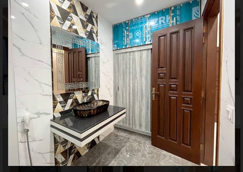 House For sale In Lahore 18