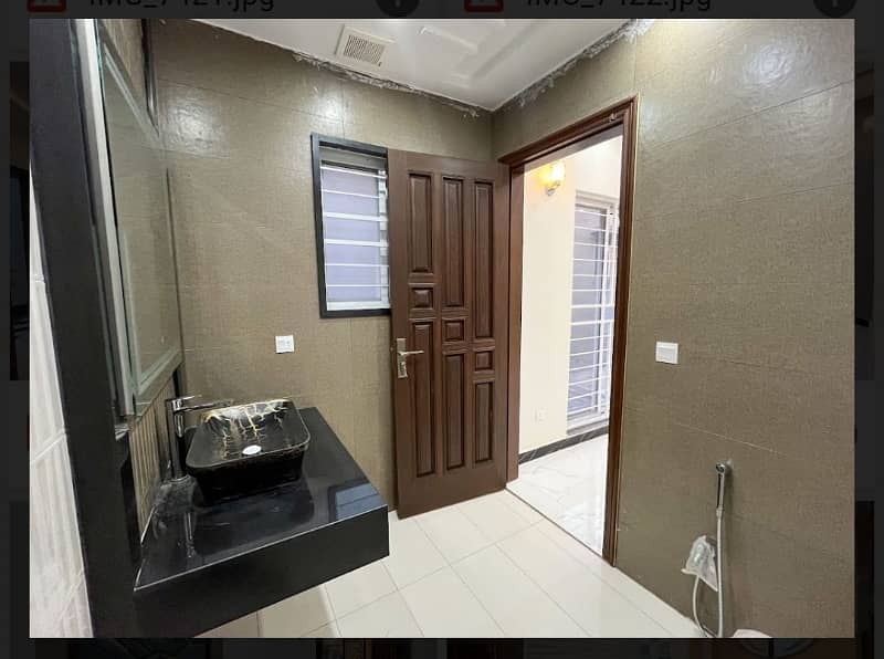 House For sale In Lahore 28