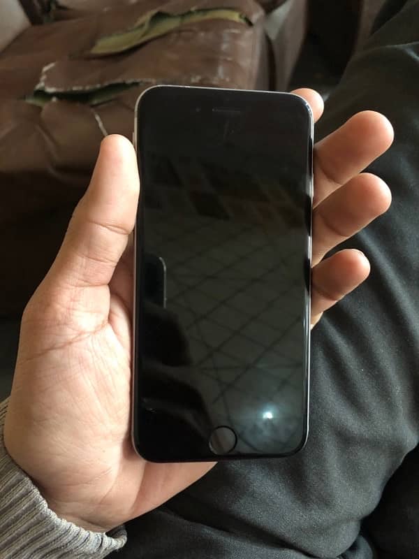 iphone 6 not pta 10/10 condition 98betry health 1