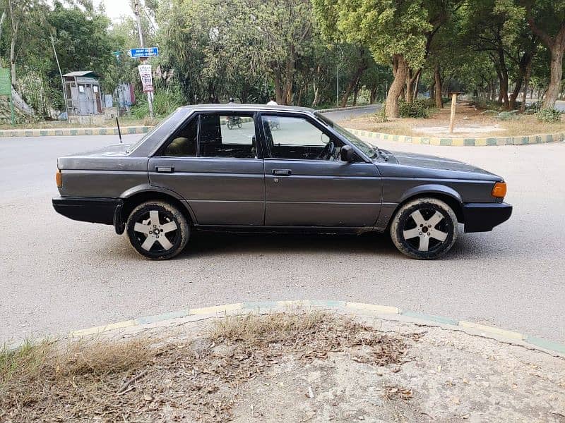 Nissan Sunny 1989 4