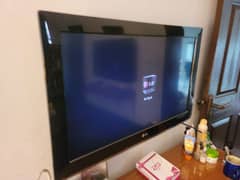 LG 32 inch LCD in immaculate brandnew condition 10/10.