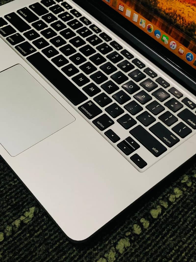 MacBook Pro 2017 13.3" inch Retina display in lower than market price 13