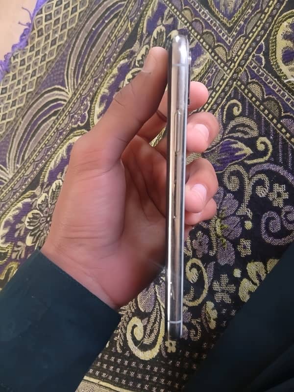 I phone x not  pti factory unlock 10 by 10 condition original piece 1