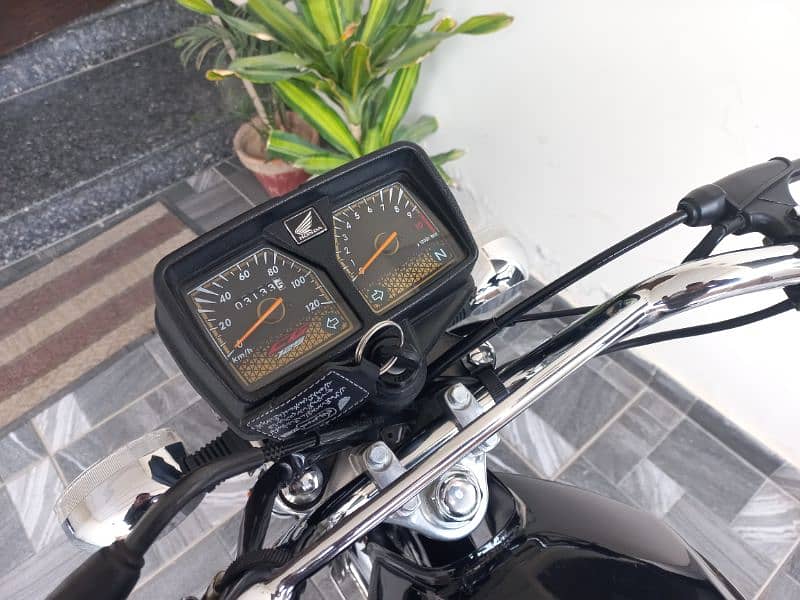 Honda 125 Self Start Gold 4