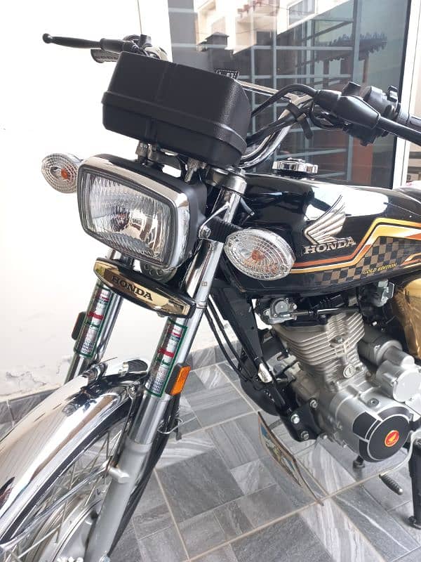 Honda 125 Self Start Gold 10