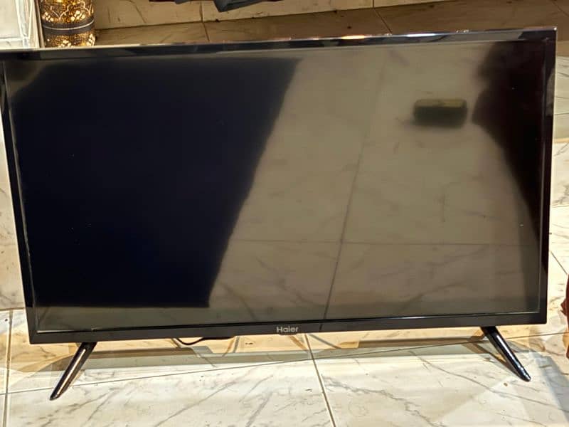 Haier 32 Inch Smart TV Full HD Slightly used 1