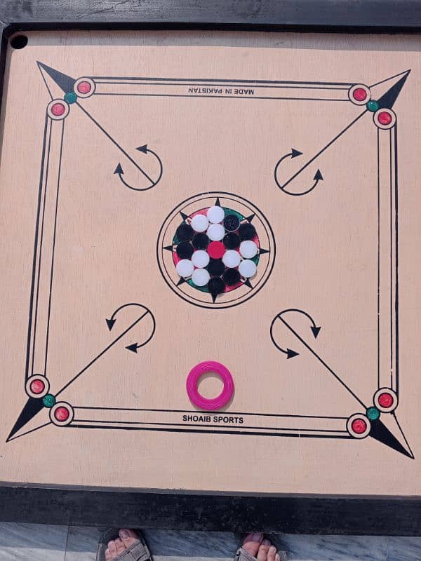 Carrom Board with coin, striker and powder 1