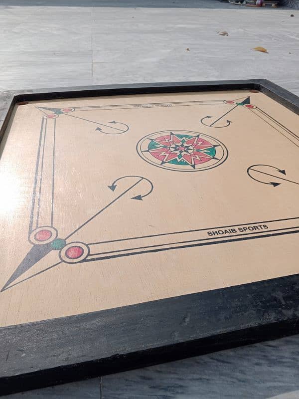 Carrom Board with coin, striker and powder 7