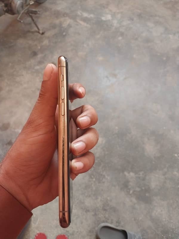 iphone 11 pro PTA Aproved 64 gb gold color with box 7