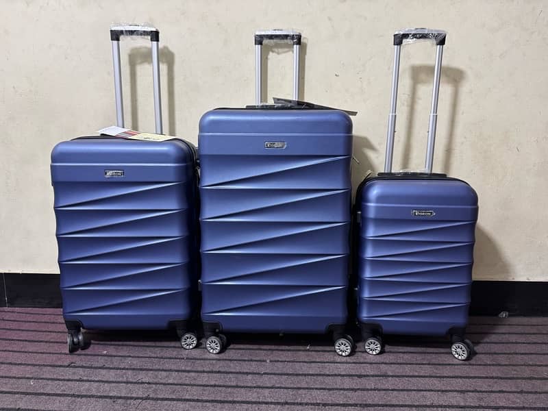 Suitcases at reasonable Prices/ Luggages/ travel bag 2