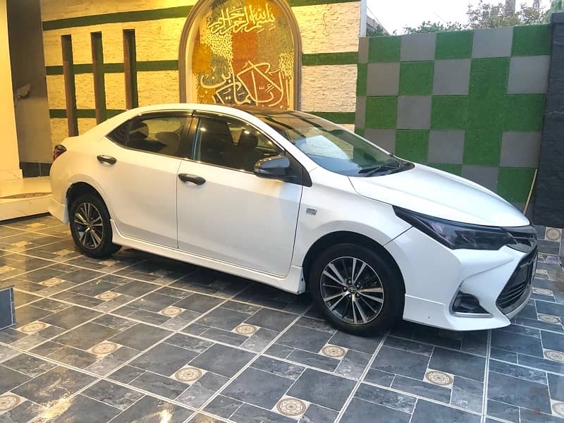 Toyota Corolla Altis 2018 4