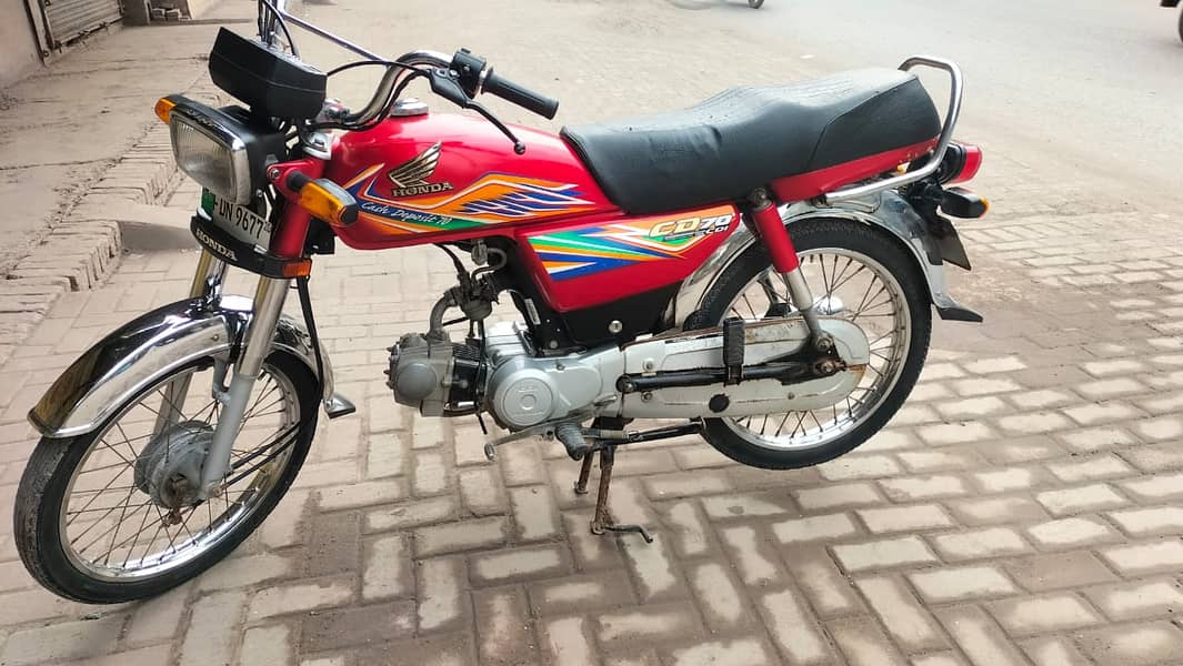 Honda CD 70 2020 5