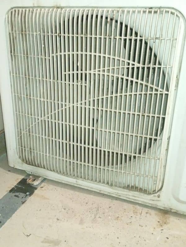 GREE 1 TON, NON INVERTER AC MINT CONDITION 4