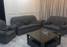 6 seater sofa set in new condition.