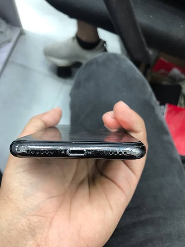 iPhone X 6