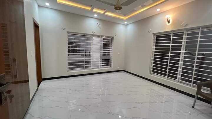 10 Marla 5 Bed Designer Luxury House For Rent Available in Bahria Town Phase 2 15