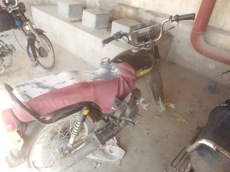 bike ke enjan me koi Kam nahi body ap samne he 2