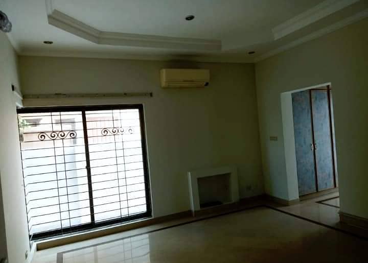 16 Marla 6 Bed House For Commercial Use Available in Gulraiz Housing Scheme 13